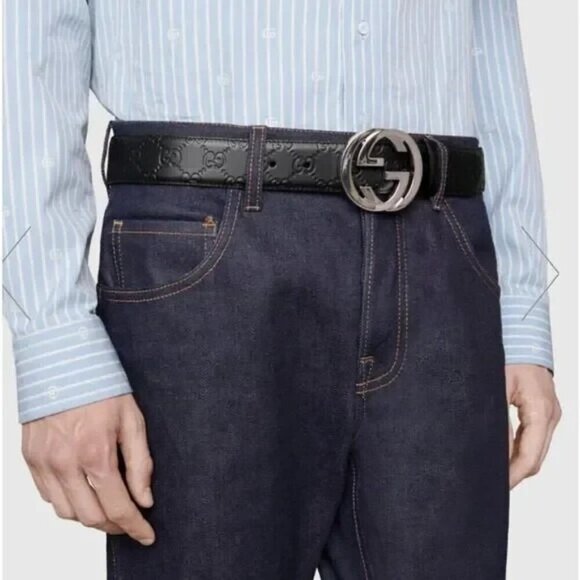 Gucci Embossed Black Belt with Silver GG Buckle - Picture 4 of 16
